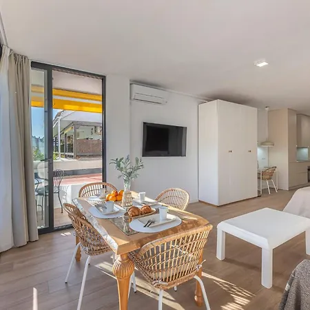 Διαμέρισμα ✺fenomenal Estudio En Milla De Oro✺piscina✺parking *