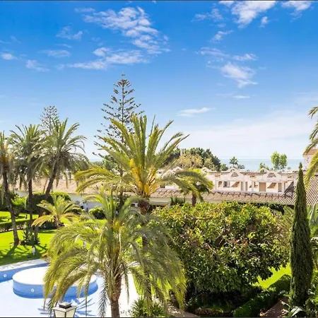 ✺fenomenal Estudio En Milla De Oro✺piscina✺parking Apartman