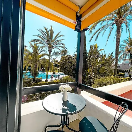 ✺fenomenal Estudio En Milla De Oro✺piscina✺parking Appartamento